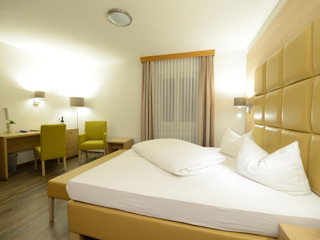 Land-Gut Hotel Zum Loewen Garni Marktheidenfeld Camera foto